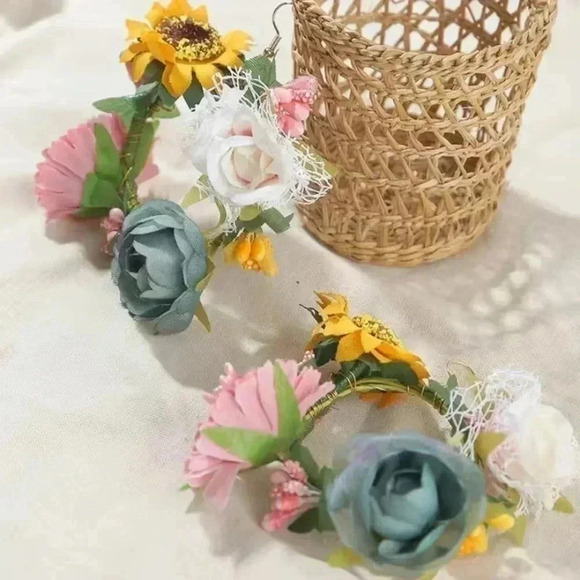 Maximalist Bohemian Flower Hoop - Picture 4 of 5